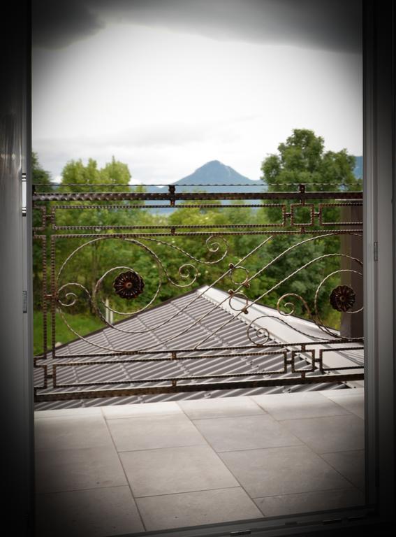 Guesthouse Pink Panther Udbina 部屋 写真